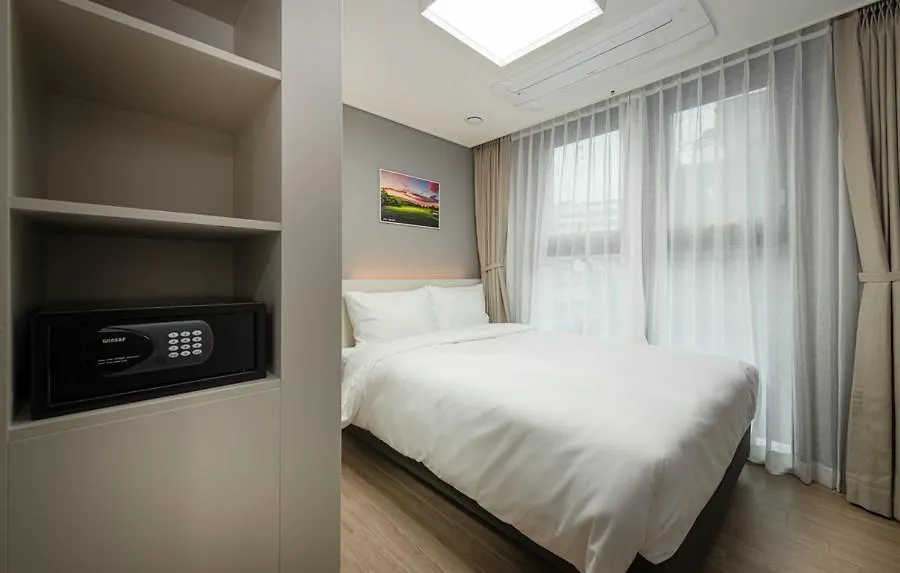 Sollago Myeongdong Hotel & Residence Σεούλ 4*,