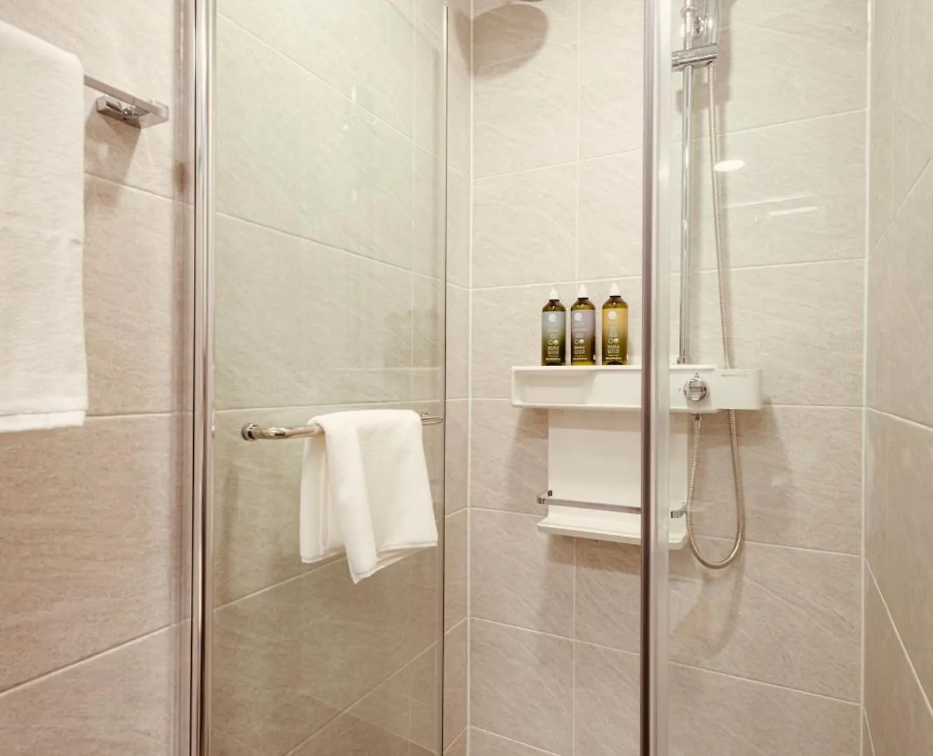Sollago Myeongdong Hotel & Residence Seúl