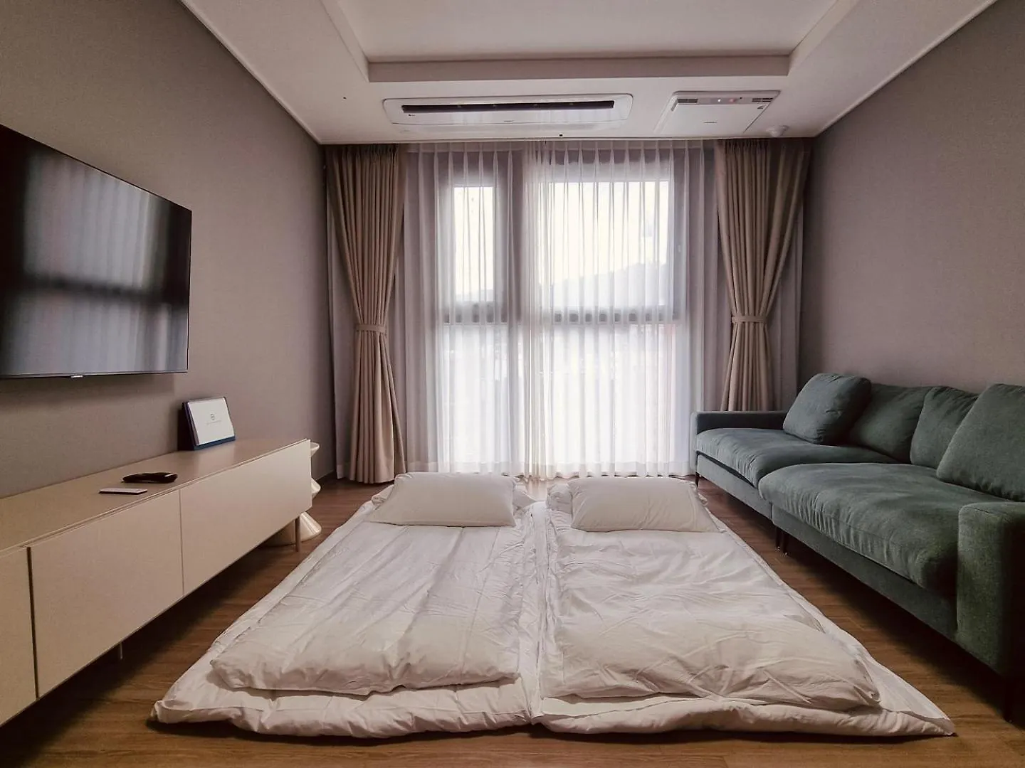Sollago Myeongdong Hotel & Residence Сеул